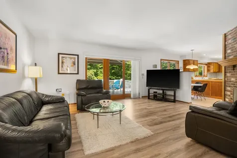 7 Bartlett Road Stratham NH 03885