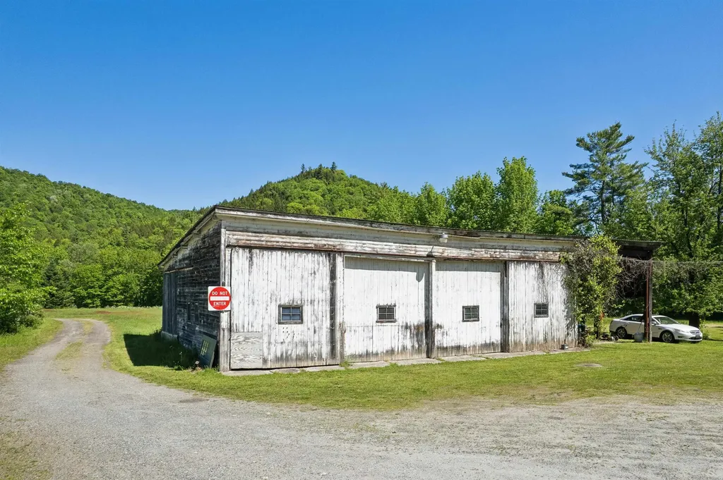 3051 Vt Route 107 Stockbridge VT 05772