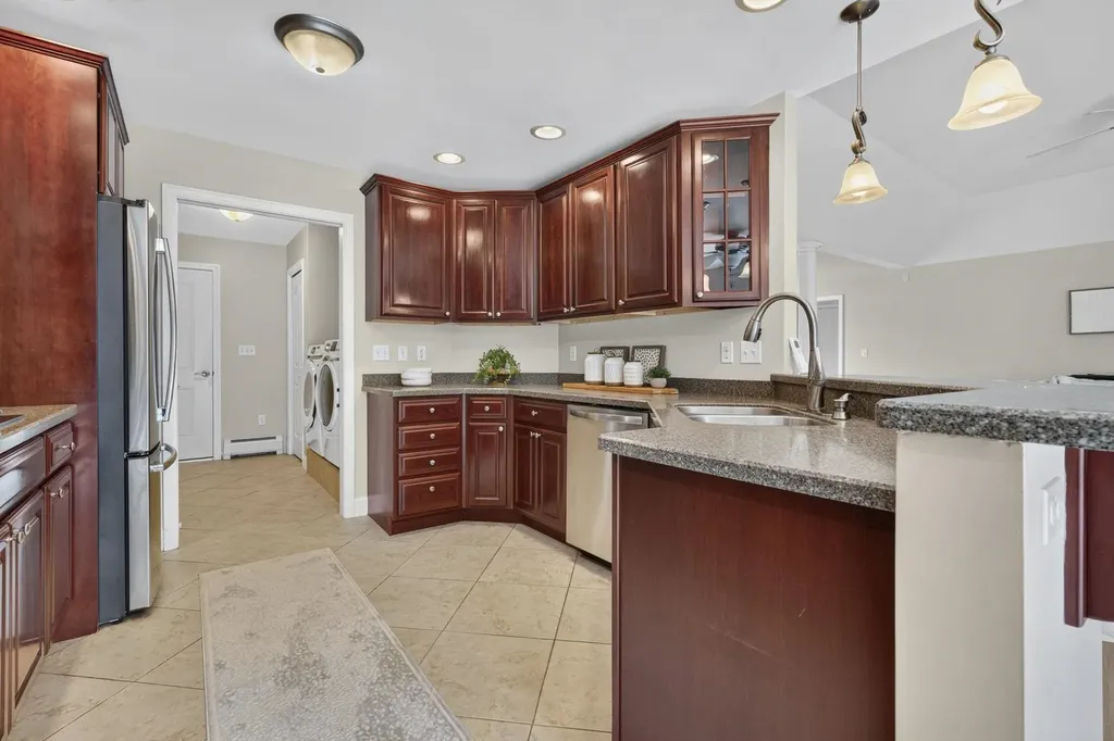 9 Rae Brook Road Hooksett NH 03106