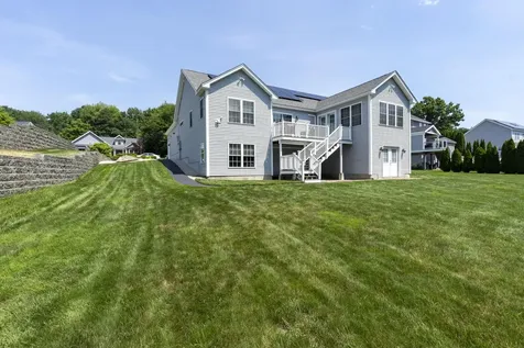 9 Rae Brook Road Hooksett NH 03106