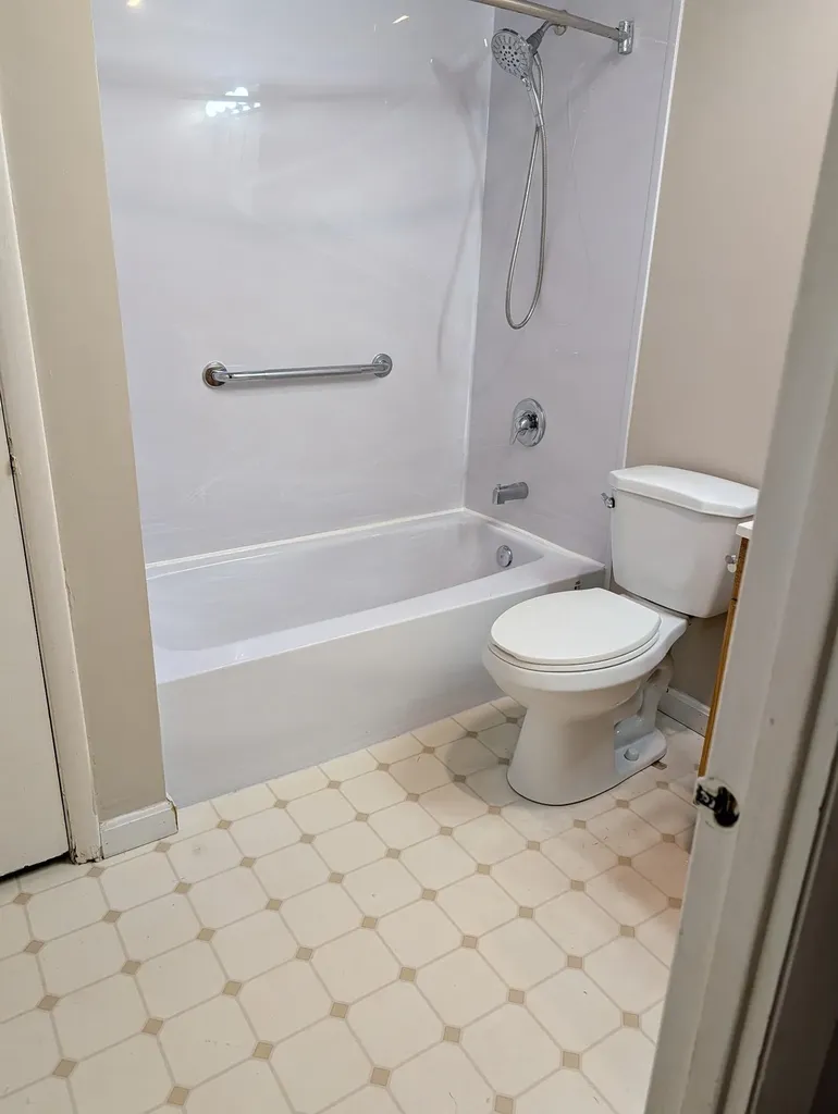 128 Mammoth Road Hooksett NH 03106