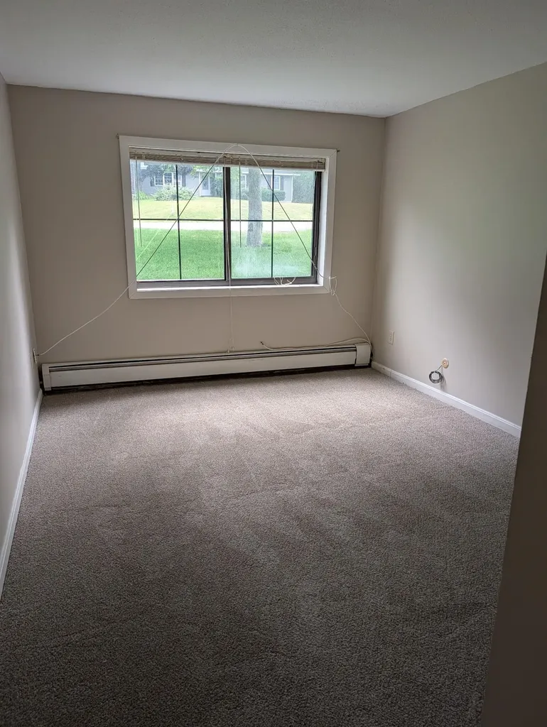 128 Mammoth Road Hooksett NH 03106