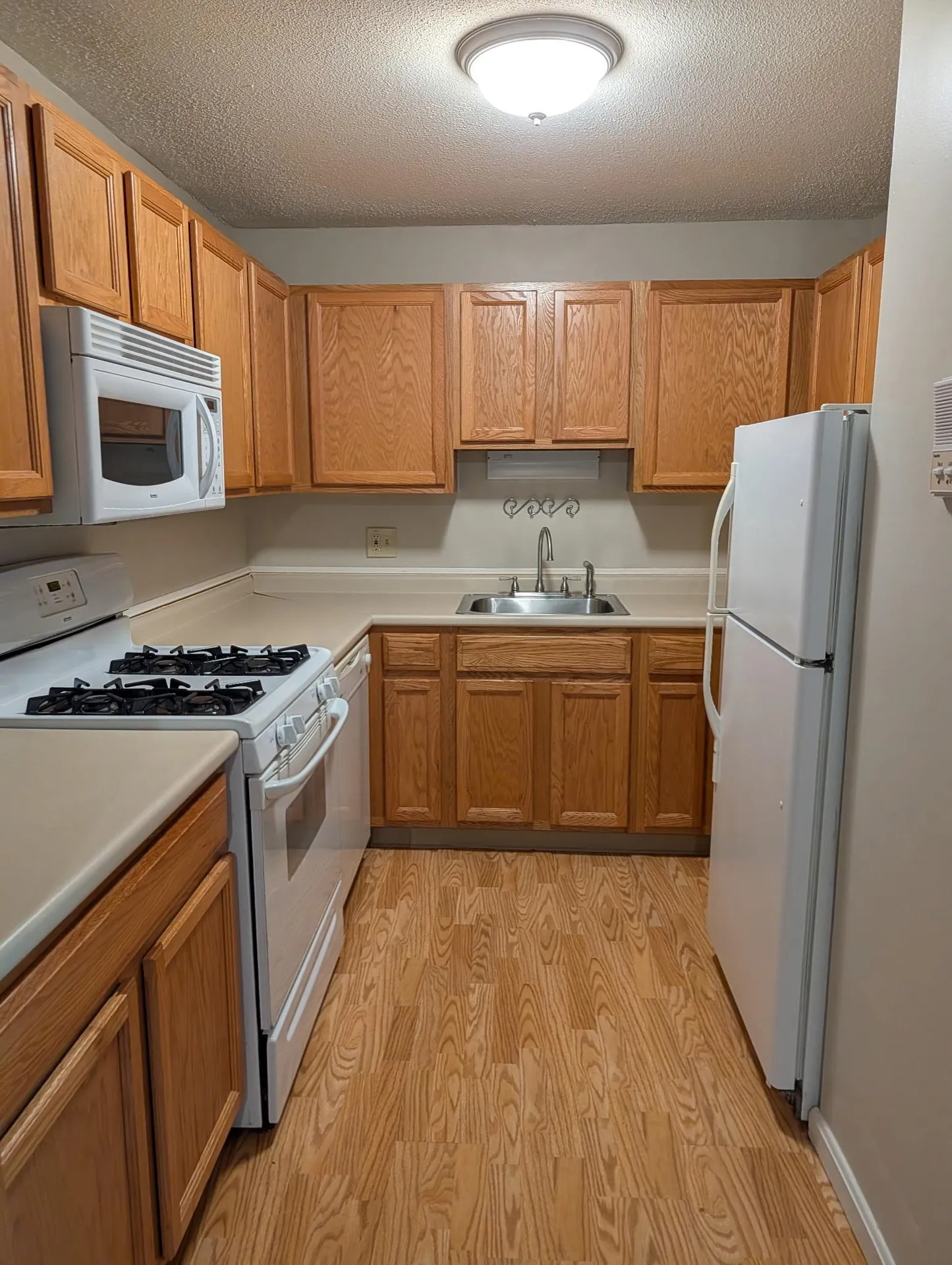 128 Mammoth Road Hooksett NH 03106