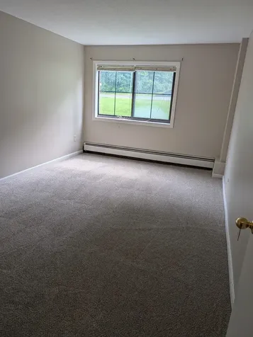 128 Mammoth Road Hooksett NH 03106