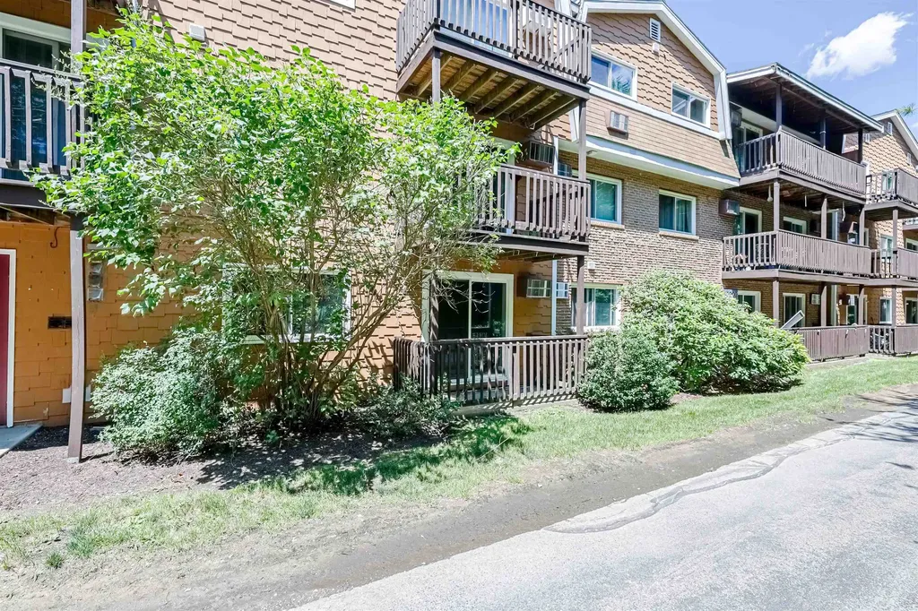 210 Brook Village Road Nashua NH 03062