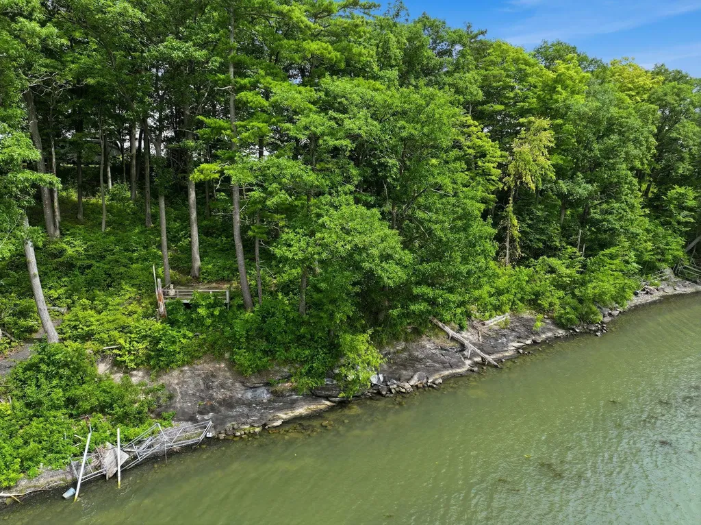364 Delong Lane Shoreham VT 05734