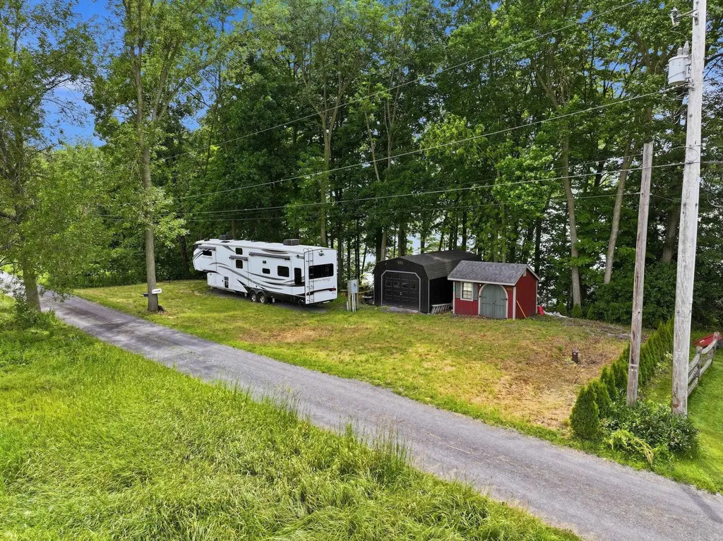 364 Delong Lane Shoreham VT 05734