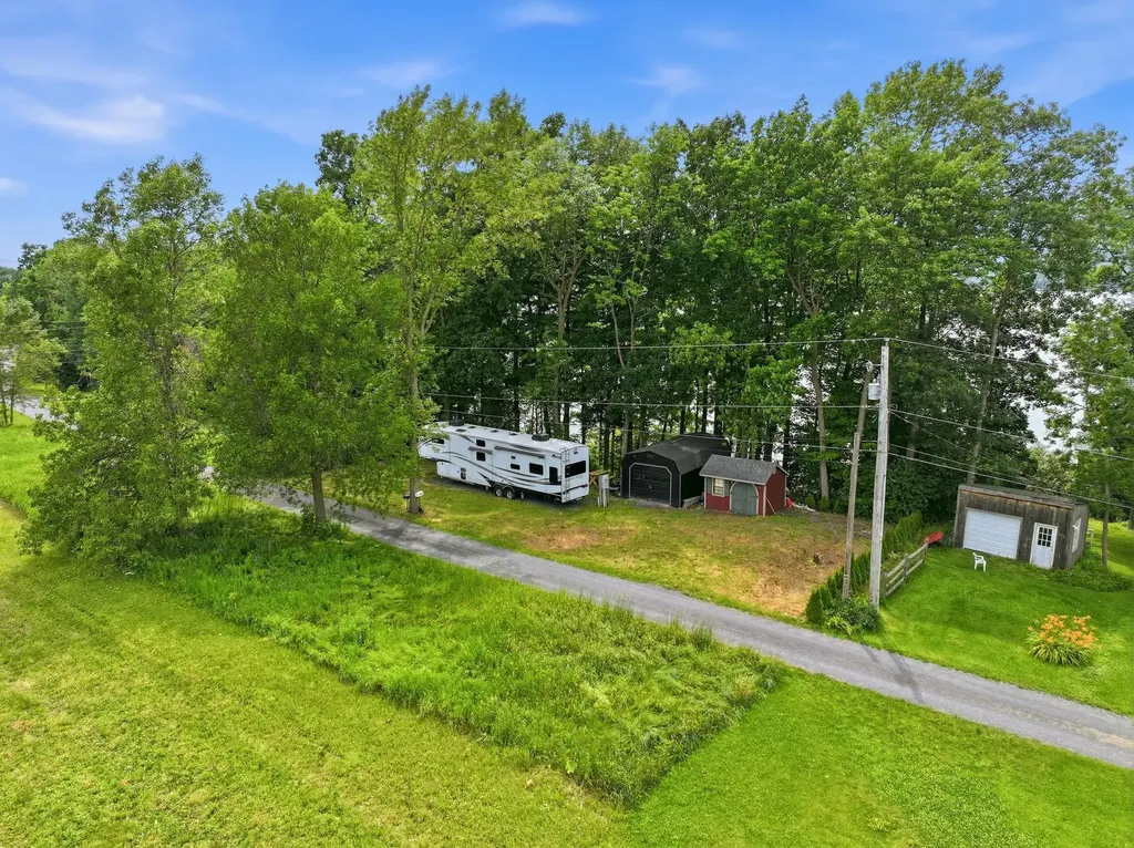 364 Delong Lane Shoreham VT 05734
