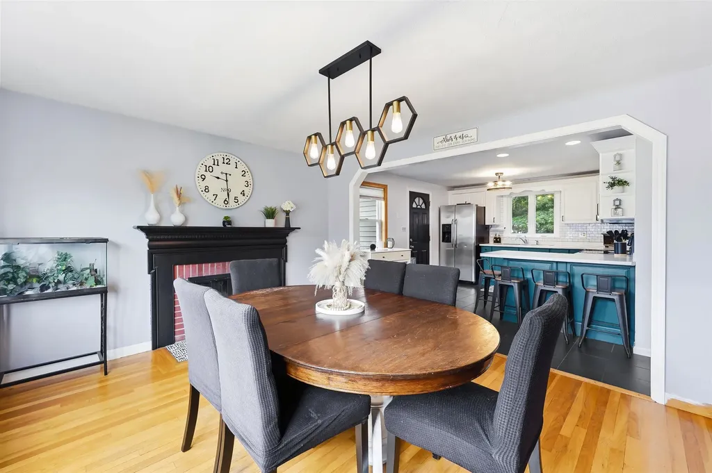 22 Colonial Drive Salem NH 03079