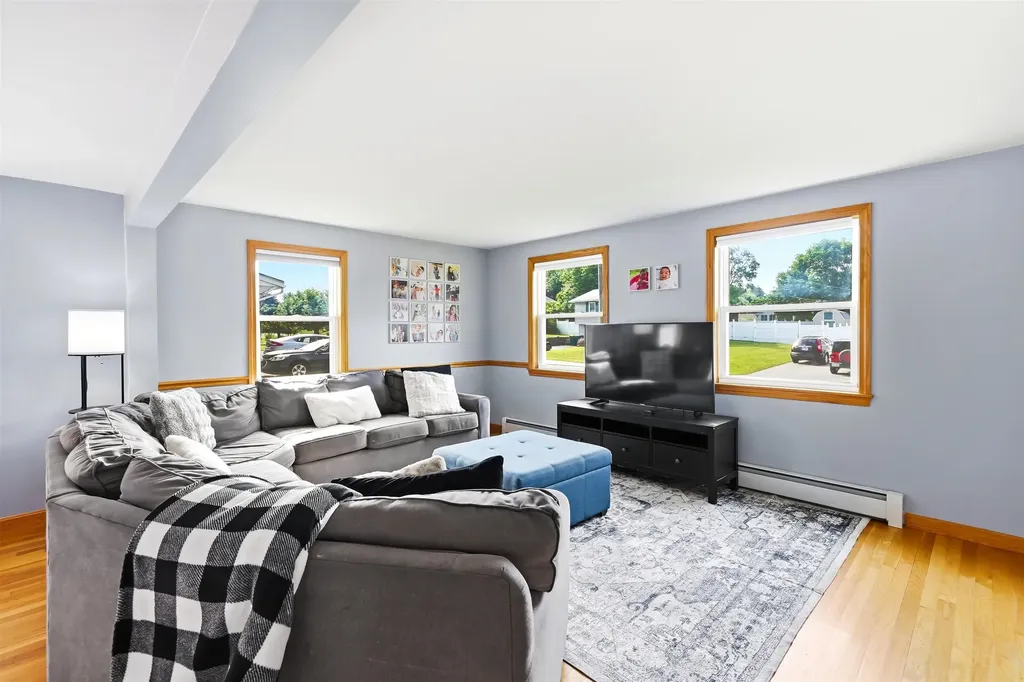 22 Colonial Drive Salem NH 03079