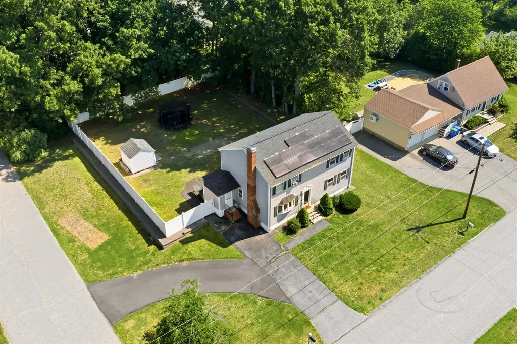 22 Colonial Drive Salem NH 03079