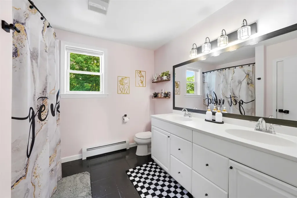 22 Colonial Drive Salem NH 03079