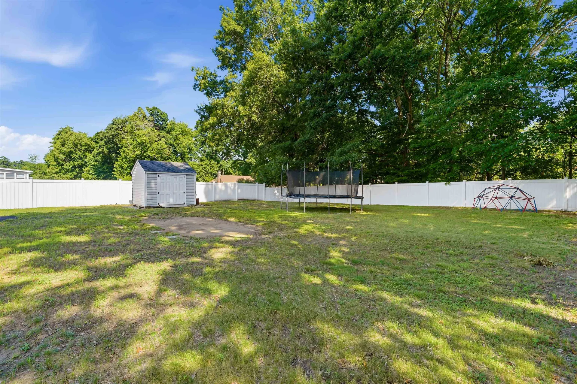 22 Colonial Drive Salem NH 03079