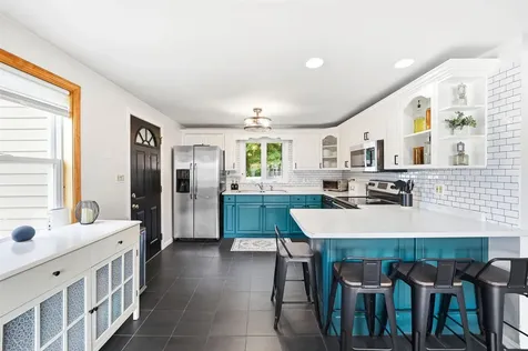 22 Colonial Drive Salem NH 03079