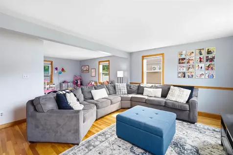 22 Colonial Drive Salem NH 03079