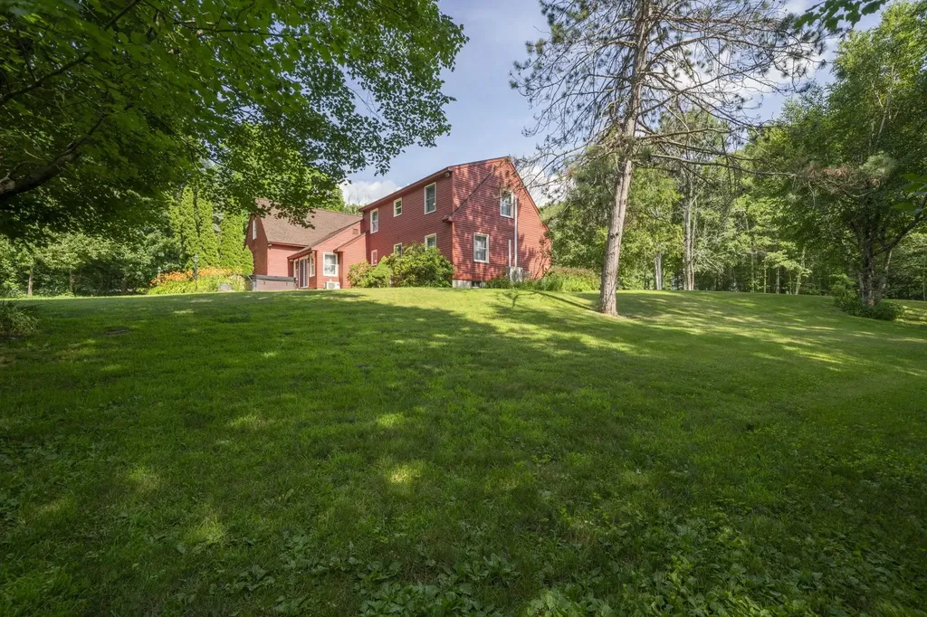 211 Mount Delight Road Deerfield NH 03037