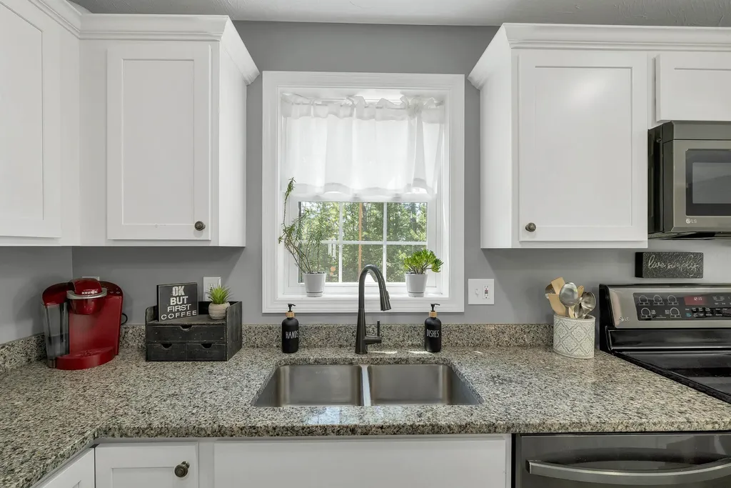 98 Eaton Road Pittsfield NH 03263