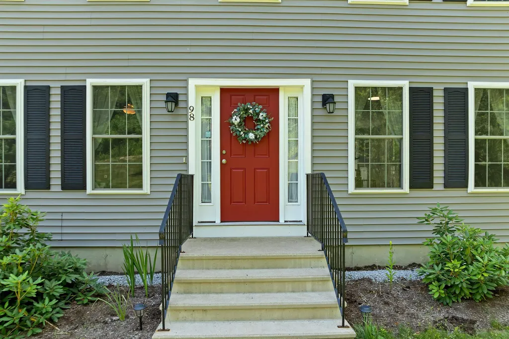 98 Eaton Road Pittsfield NH 03263