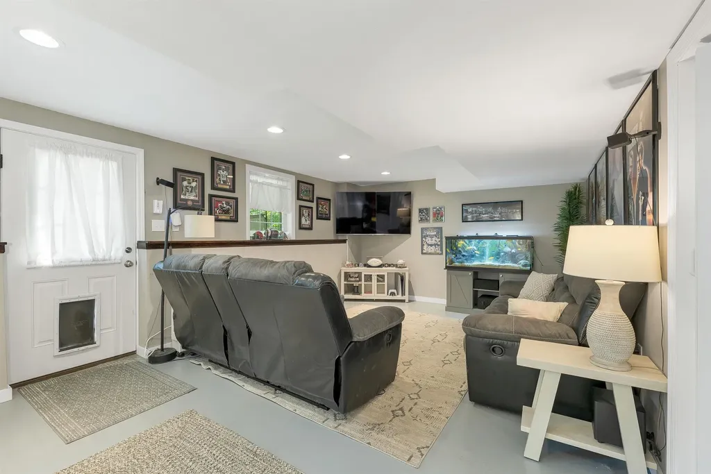 98 Eaton Road Pittsfield NH 03263