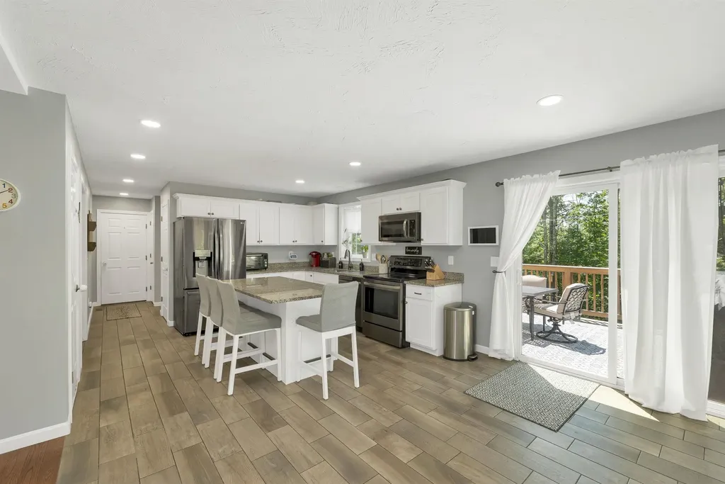 98 Eaton Road Pittsfield NH 03263