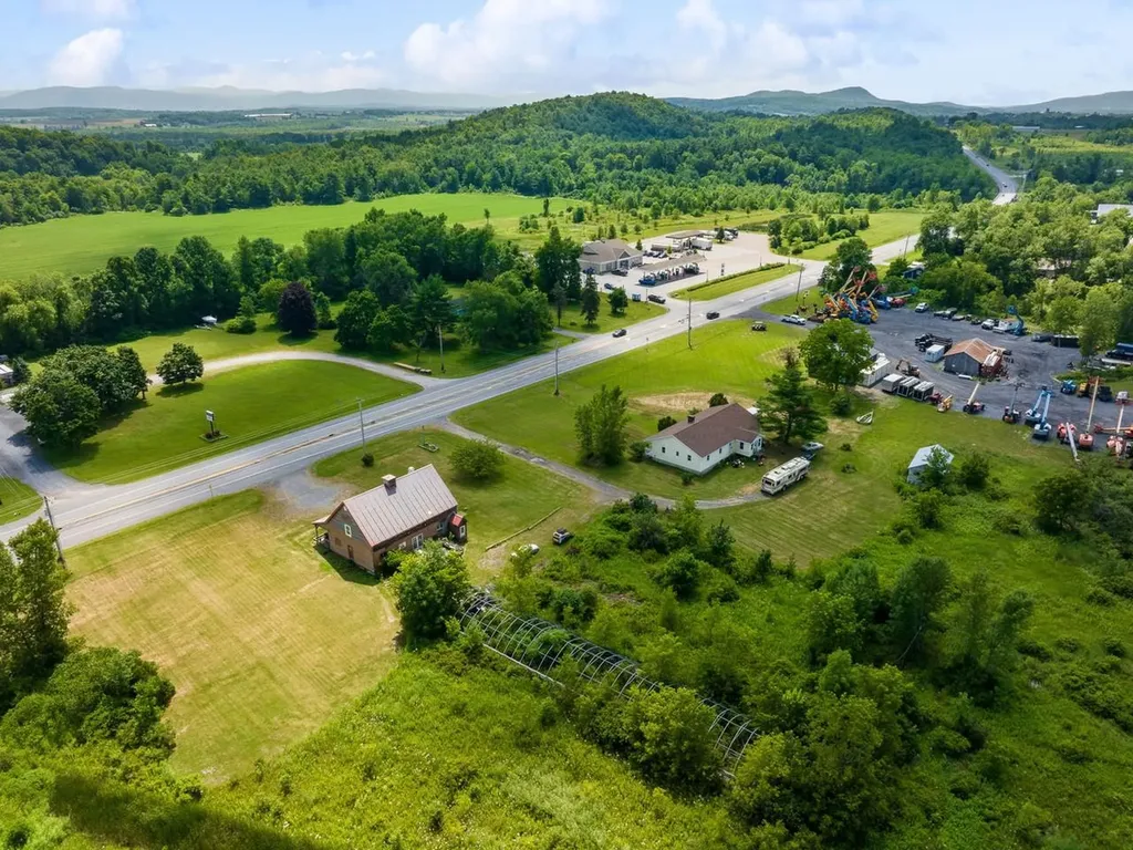 2911 Us Route 7 Ferrisburgh VT 05456