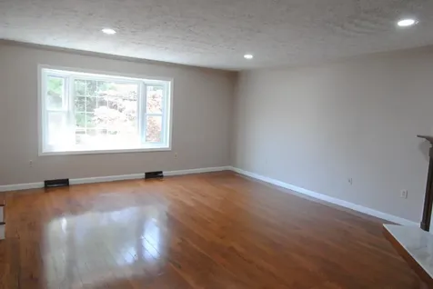 25 Cadogan Way Nashua NH 03062