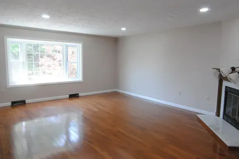 25 Cadogan Way Nashua NH 03062