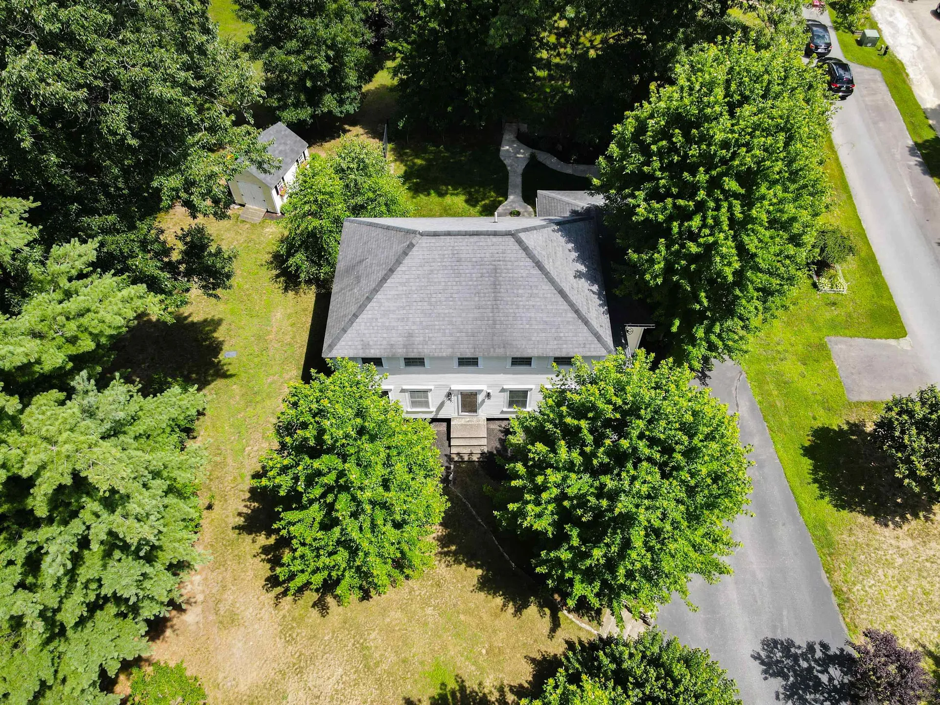 25 Charleston Avenue Londonderry NH 03053-3533
