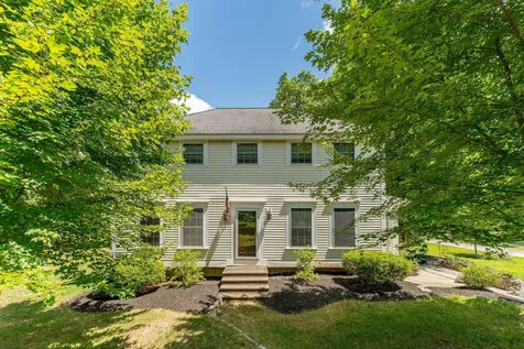 25 Charleston Avenue Londonderry NH 03053-3533
