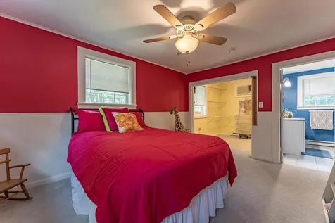 25 Charleston Avenue Londonderry NH 03053-3533