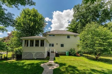 25 Charleston Avenue Londonderry NH 03053-3533