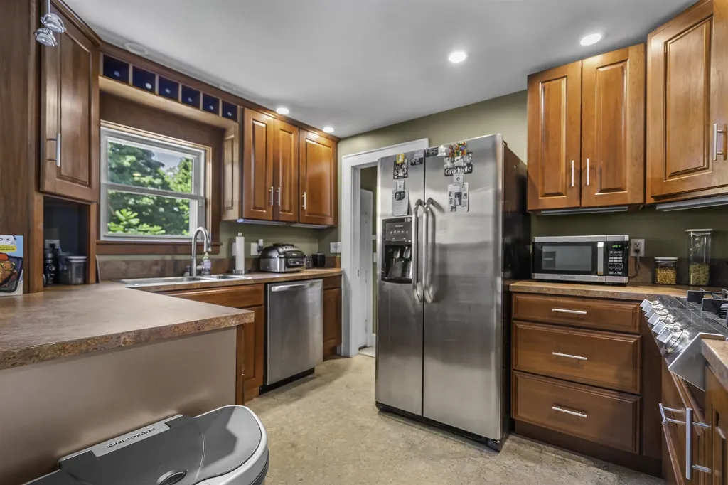 222 Calef Road Manchester NH 03103