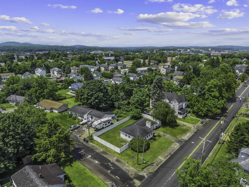 222 Calef Road Manchester NH 03103