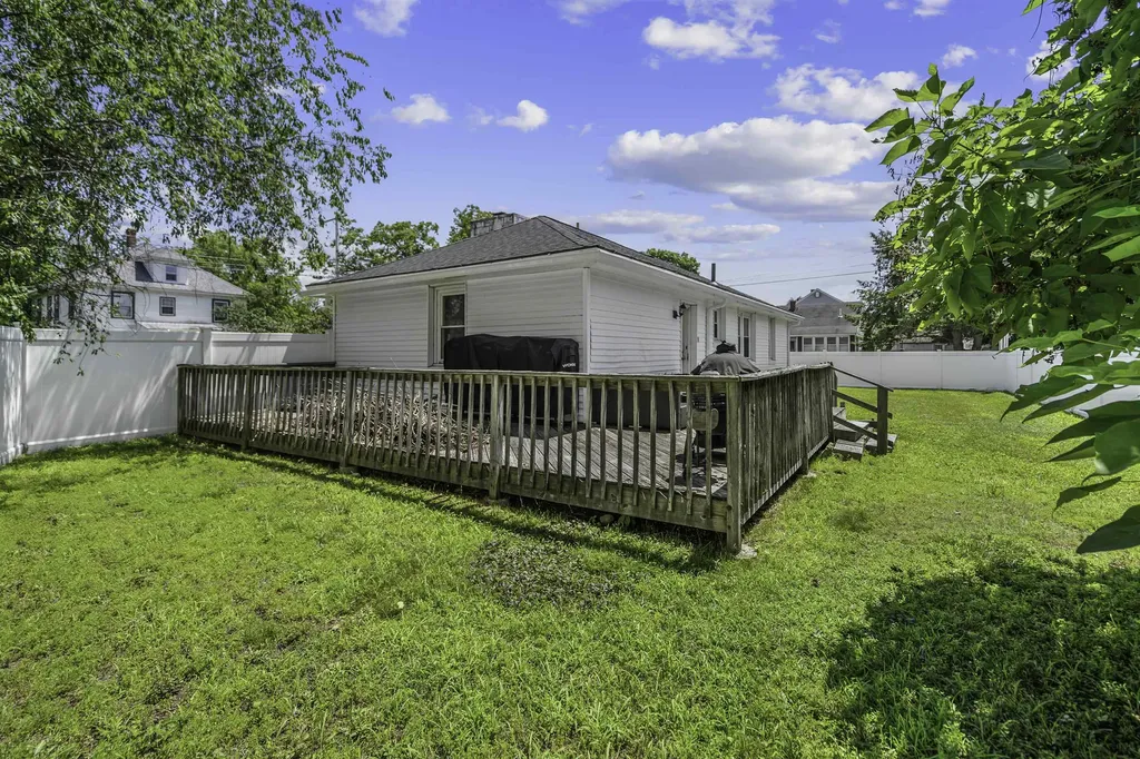222 Calef Road Manchester NH 03103
