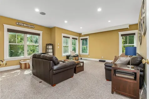 7 Shaw Road Portsmouth NH 03801
