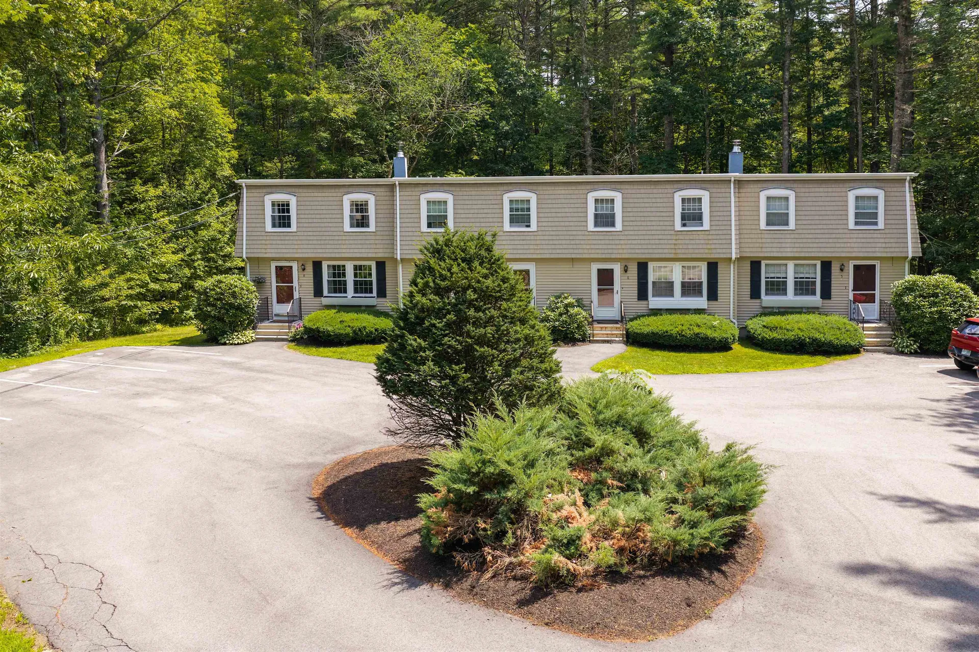 8 Pine Grove Road Exeter NH 03833
