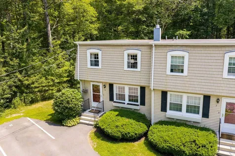 8 Pine Grove Road Exeter NH 03833