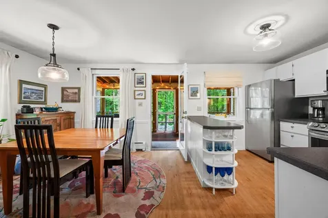 8 Pine Grove Road Exeter NH 03833