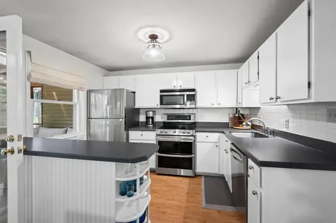 8 Pine Grove Road Exeter NH 03833
