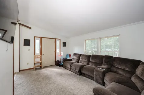 2 Elm Place Loudon NH 03307