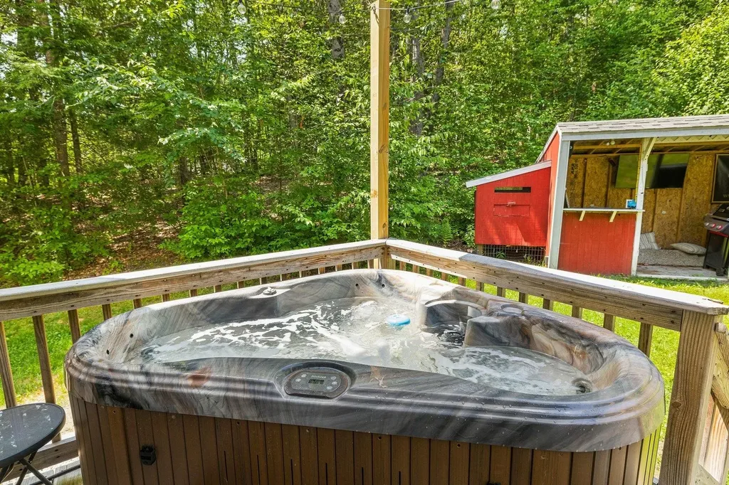 8 Lancelot Road Farmington NH 03835