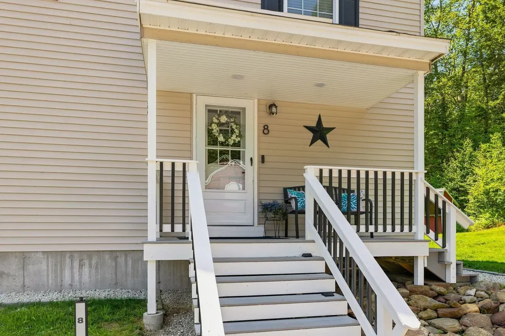 8 Lancelot Road Farmington NH 03835