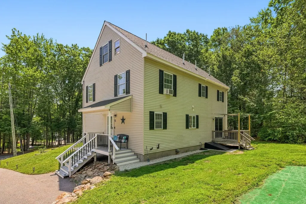 8 Lancelot Road Farmington NH 03835
