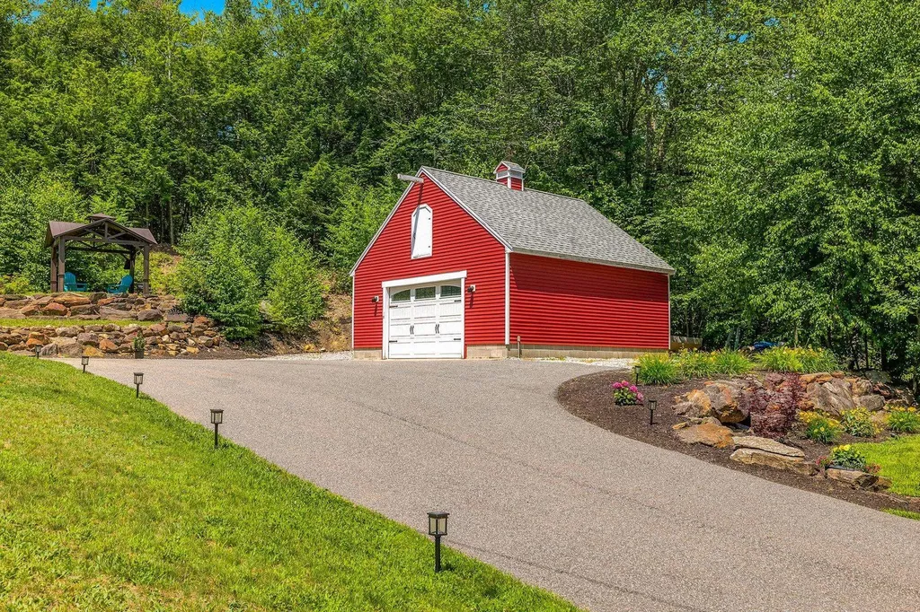 8 Lancelot Road Farmington NH 03835