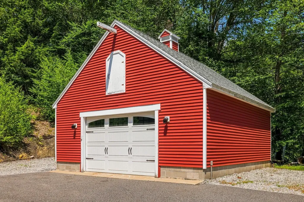 8 Lancelot Road Farmington NH 03835