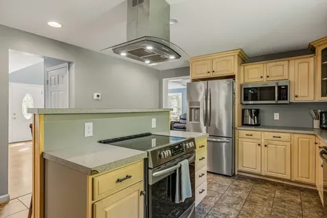 8 Lancelot Road Farmington NH 03835