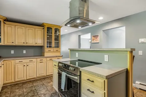 8 Lancelot Road Farmington NH 03835
