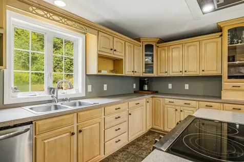 8 Lancelot Road Farmington NH 03835