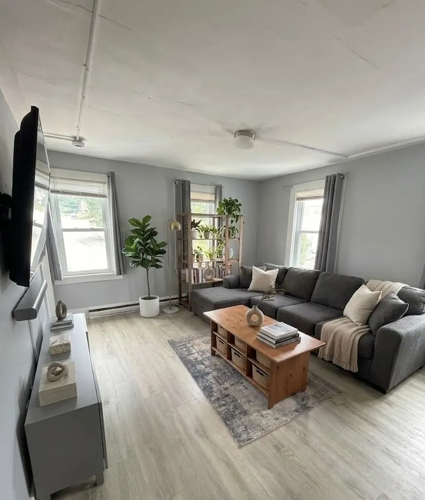 44 Bridge Street Hillsborough NH 03244