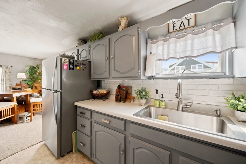 23 Lake Tarleton Road Warren NH 03279